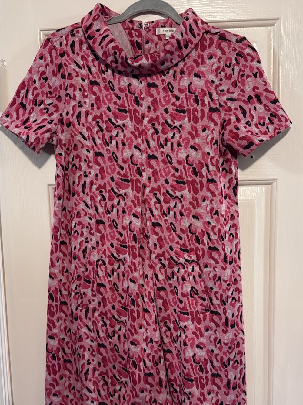 Tyler Boe Pink Leopard-Print Short Sleeve Dress